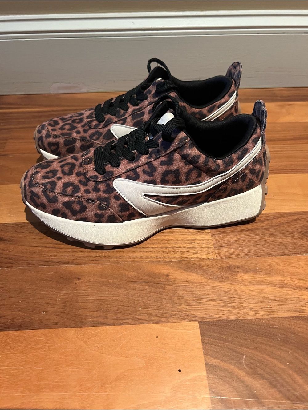 Dolce Vita Leopard Print Platform Women’s Sneakers - Black & Brown - Picture 2 of 4